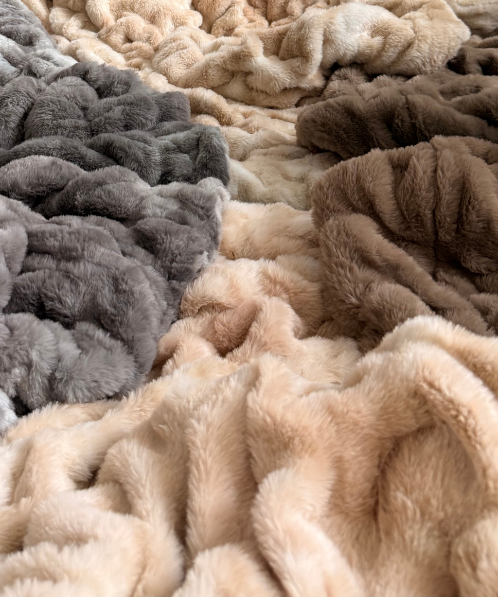 Faux Fur vs. Wool vs. Cotton: Which Blanket Is Right for You?